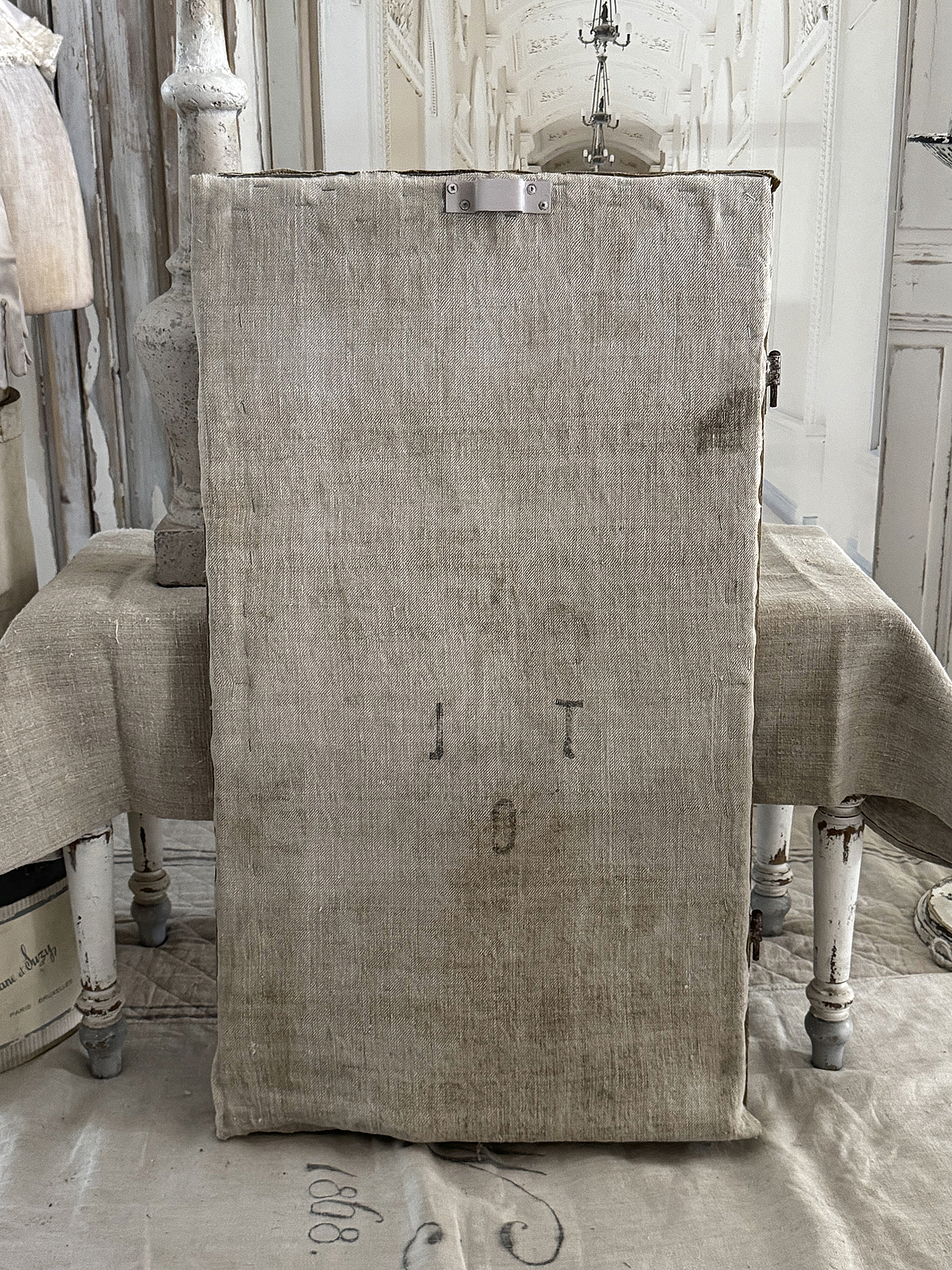 Alter Fensterrahmen mit antikem Mehlsack – zeitloses Shabby-Deko-Stück*** Alter Fensterrahmen mit antikem Mehlsack – zeitloses Shabby-Deko-Stück***