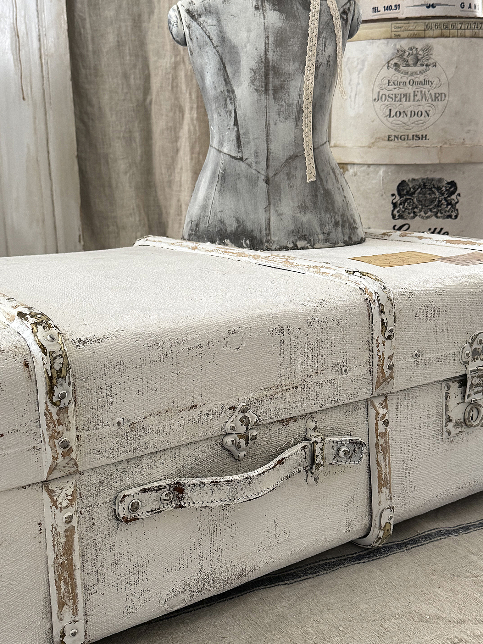 Wunderschöner nostalgischer Überseekoffer mit Holzstreben – Shabby Chic***
