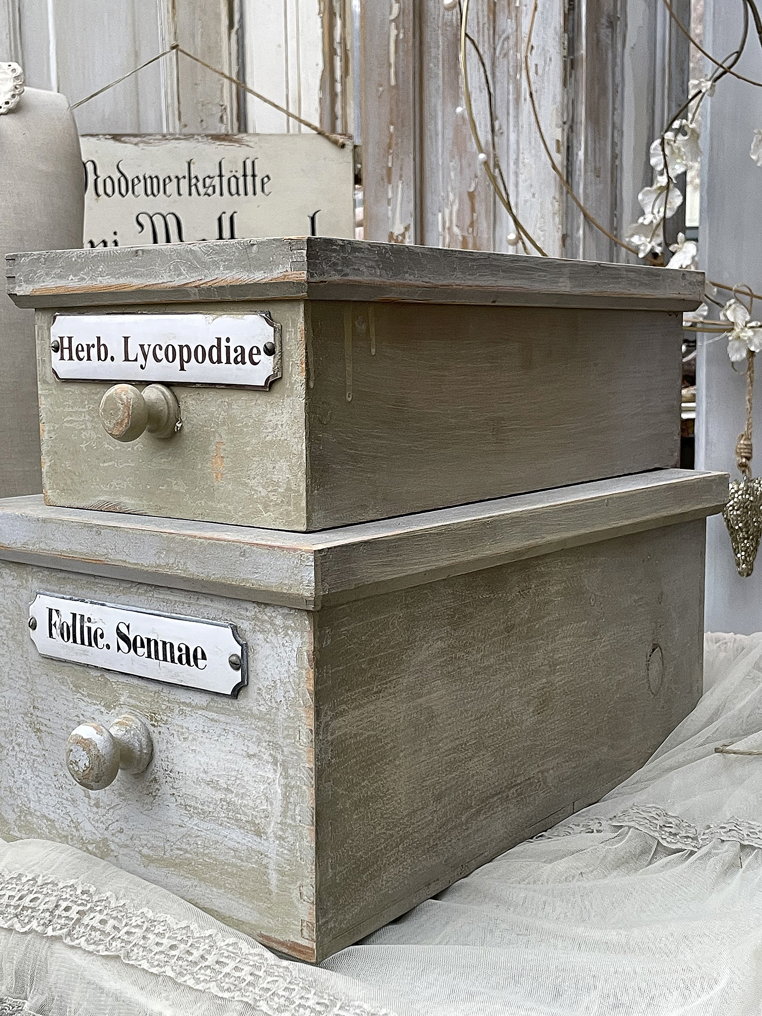 Duo alte Holz Apothekerkisten mit Deckel im original Lack*** Duo alte Holz Apothekerkisten mit Deckel im original Lack***