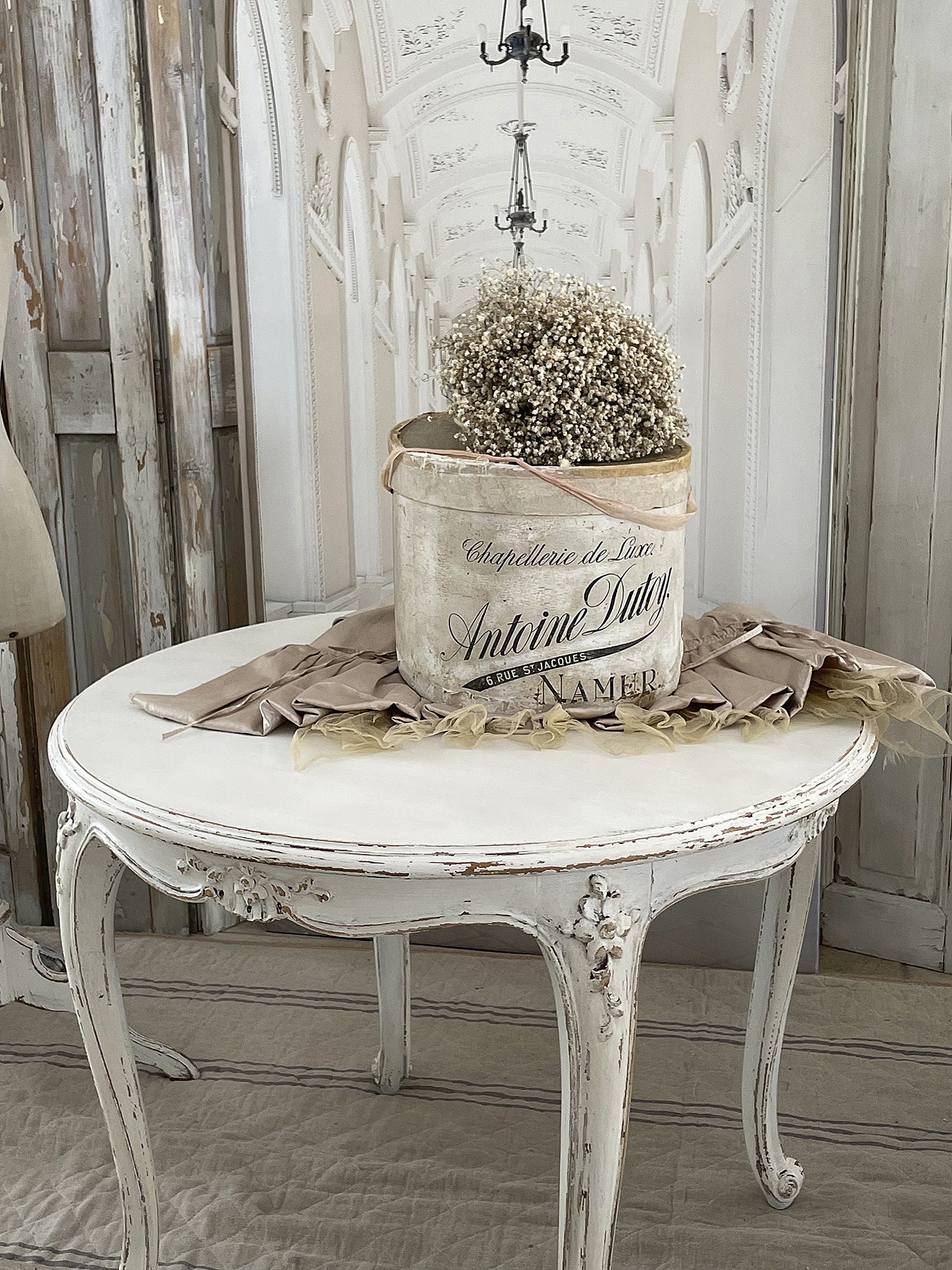 Runder Chippendale Shabby Tisch/Beistelltisch*** Runder Chippendale Shabby Tisch/Beistelltisch***