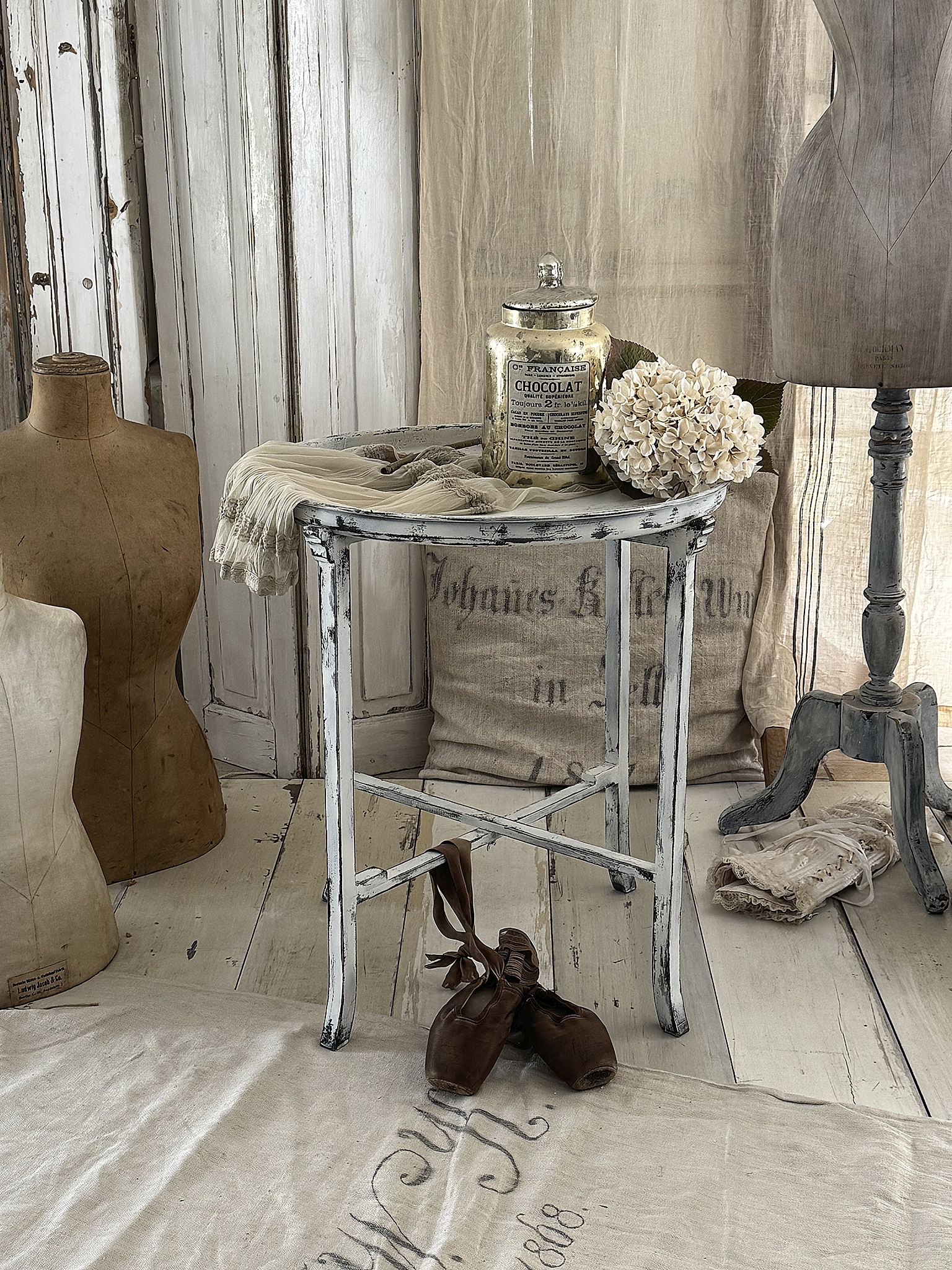 Alter Tablett Klapptisch/Stillleben***