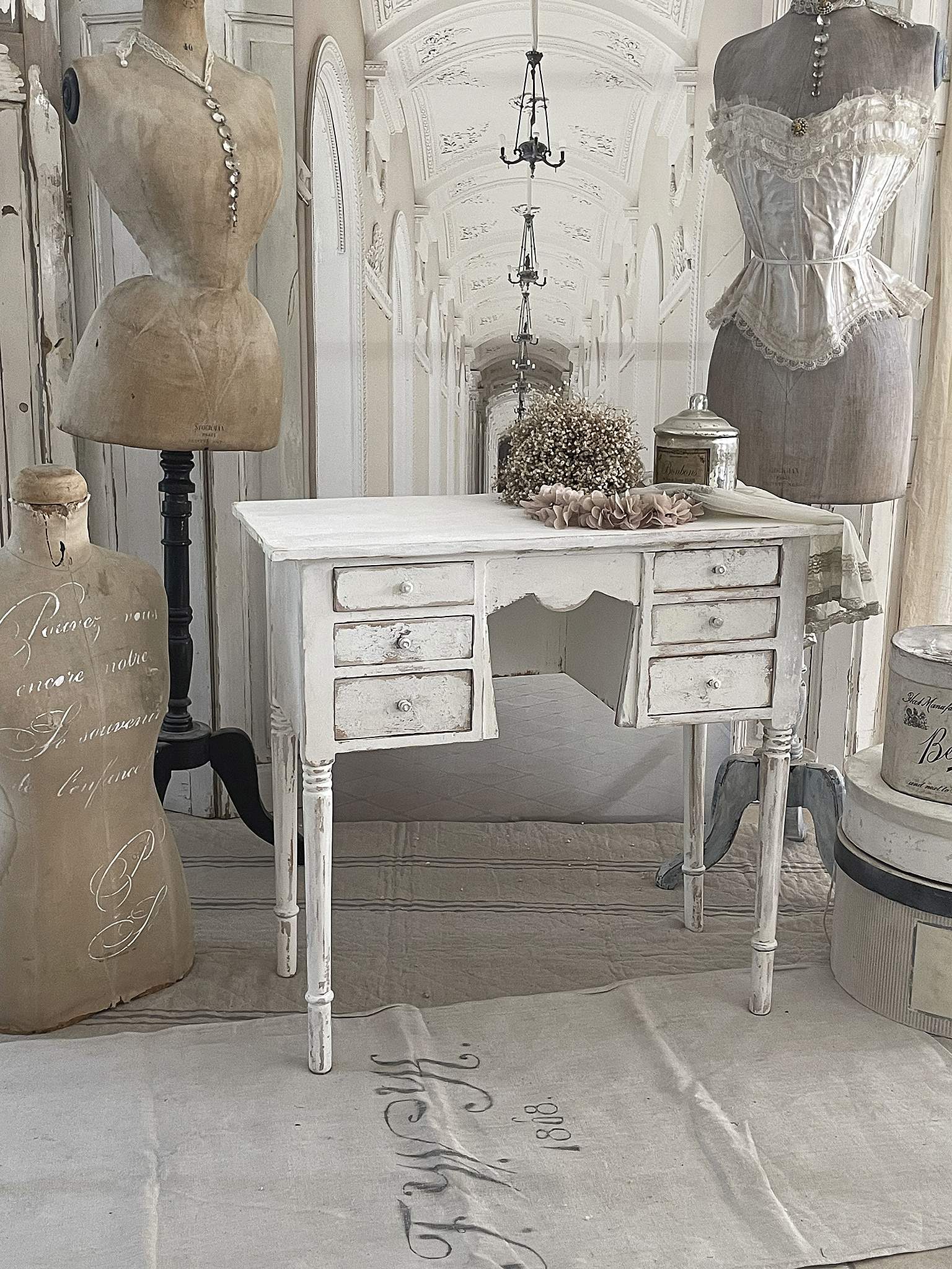 Alter Beistelltisch/Konsole im alten Shabbykleid*** Alter Beistelltisch/Konsole im alten Shabbykleid***