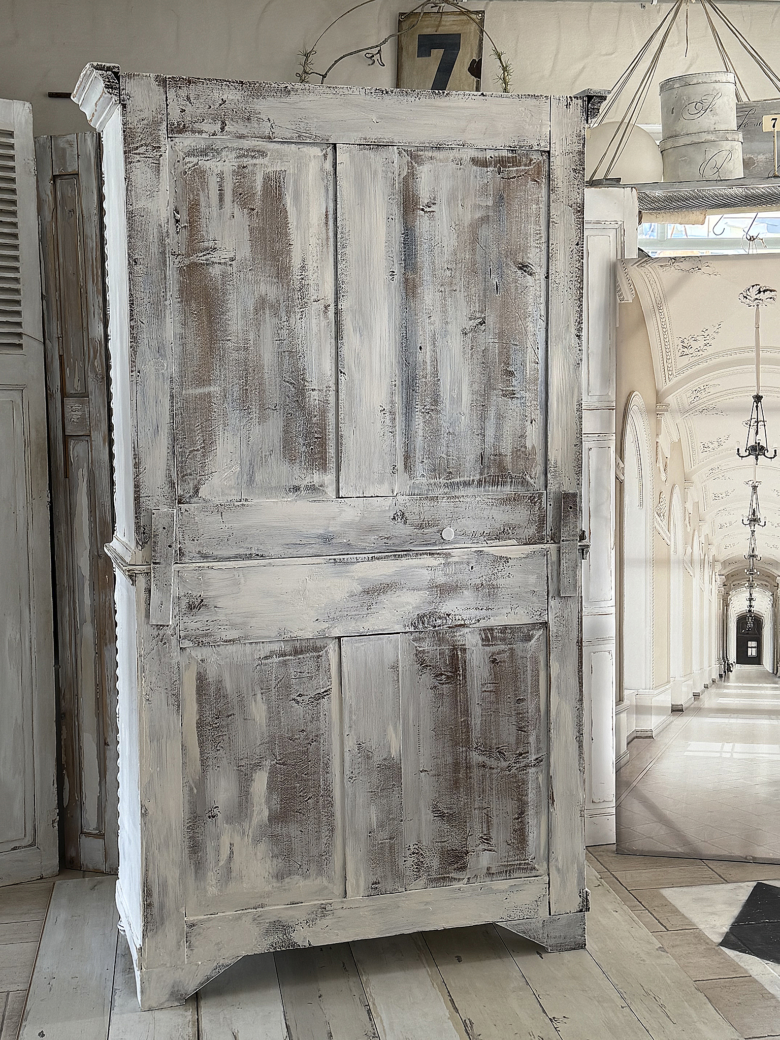 Wunderschöner Antiker Buffet-Schrank im Shabby-Chic***