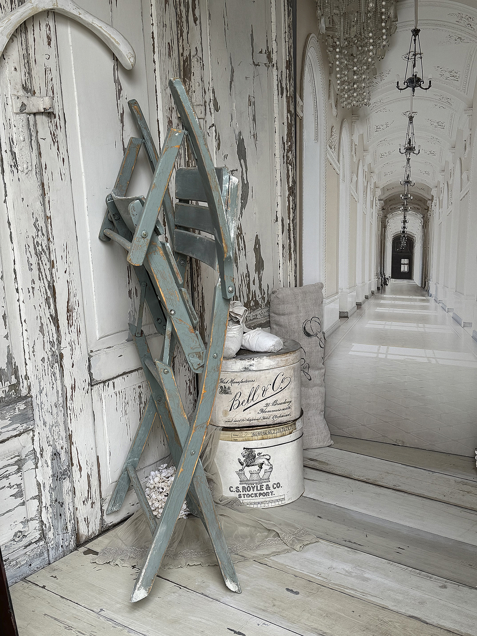 Alter breiter Klappstuhl in Salbei-Grün***