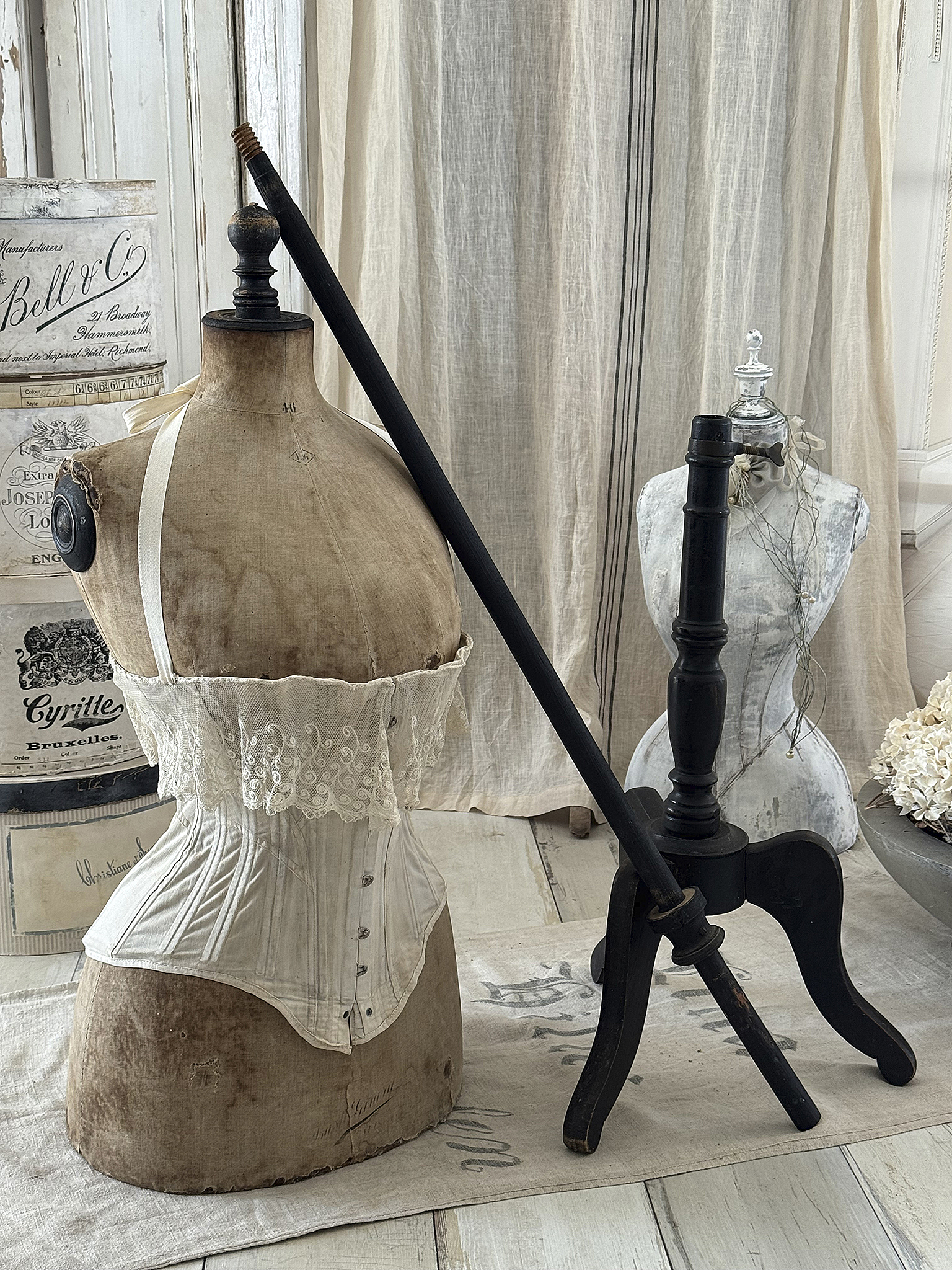 Antike Schneiderpuppe „Wespentaille“ mit vintage Korsett***