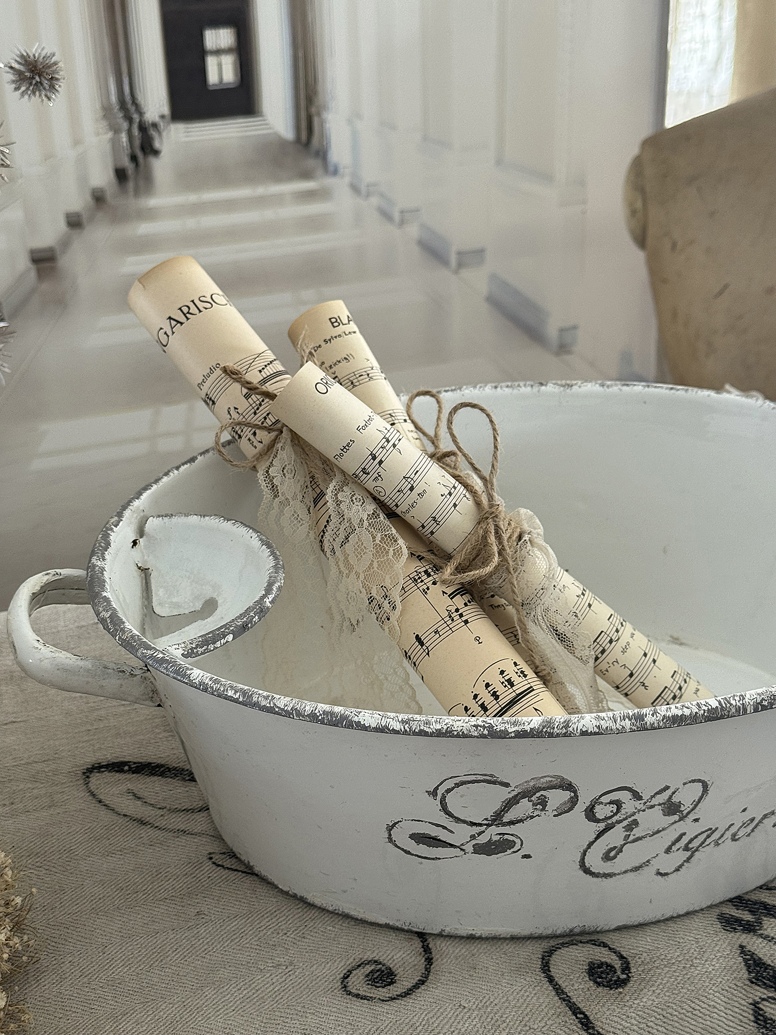 Süße Waschschüssel mit romantischer Deko***