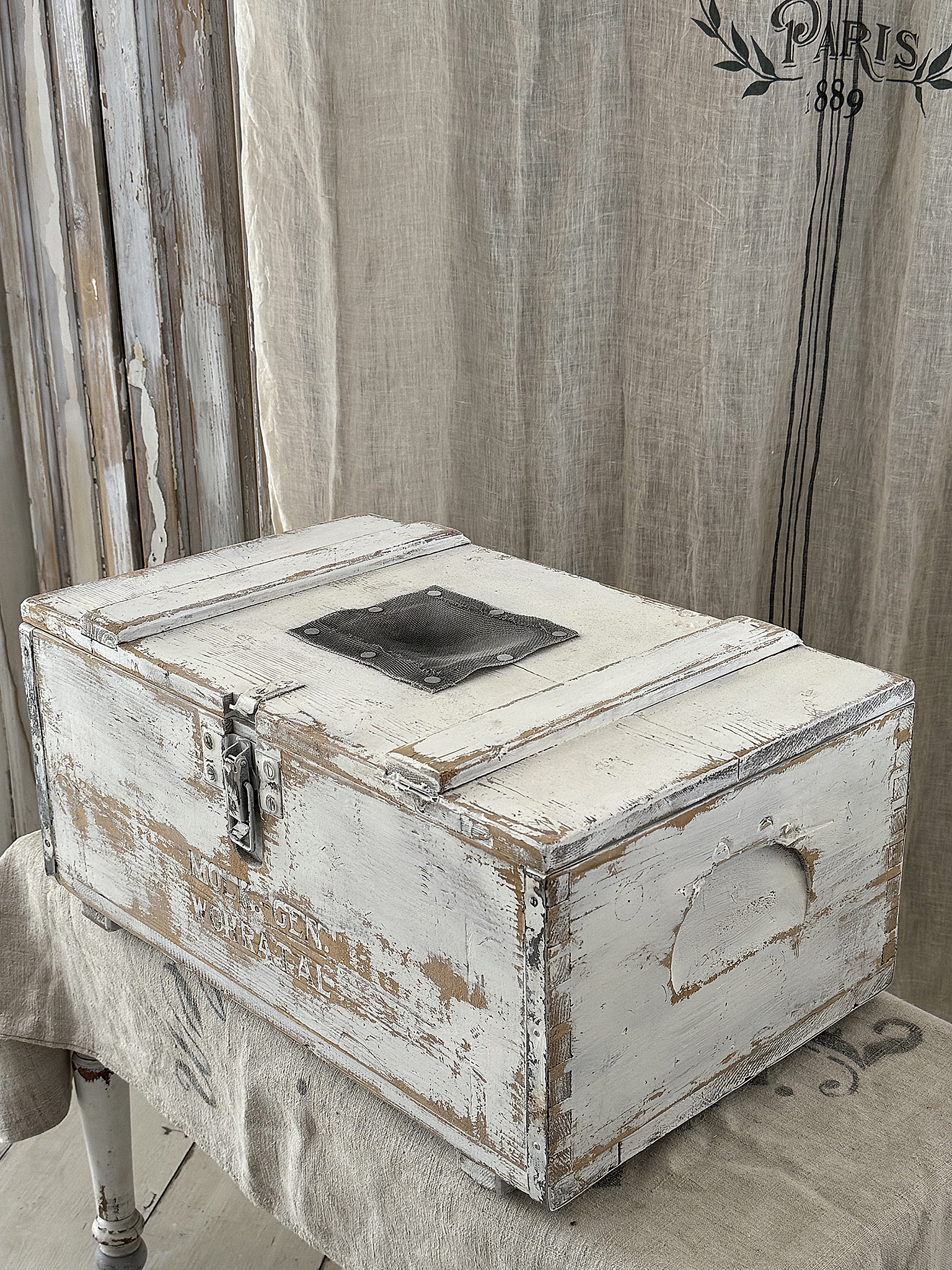 Alte Transportkiste aus Massivholz mit historischem Charme***