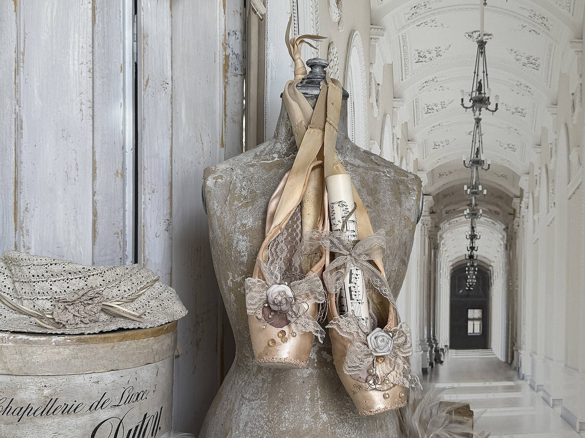 Reizende alte Spitzenschuhe –Romantik***