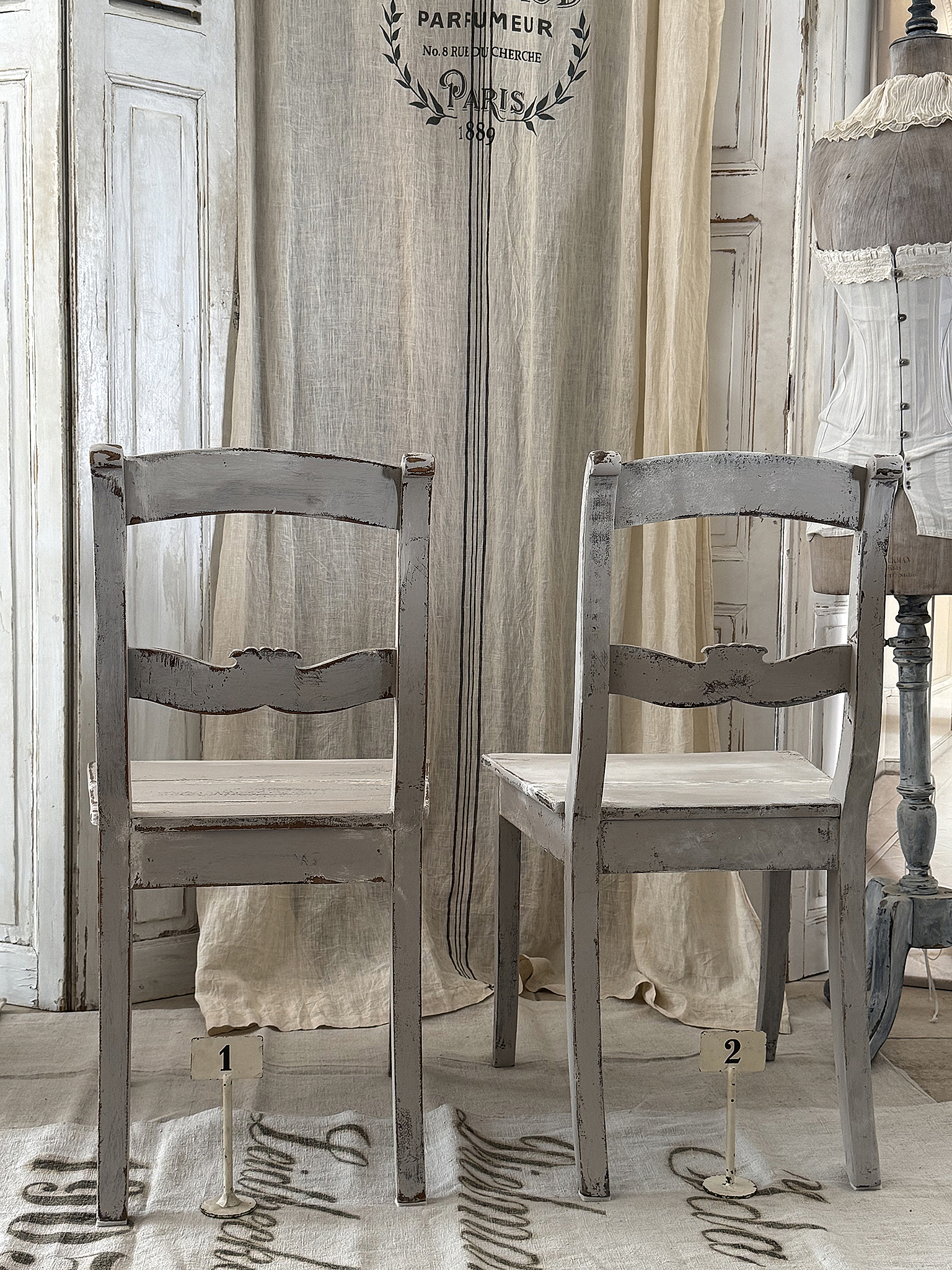 Antike Biedermeier-Stühle im Shabby-Chic – authentischer Vintage-Charme***