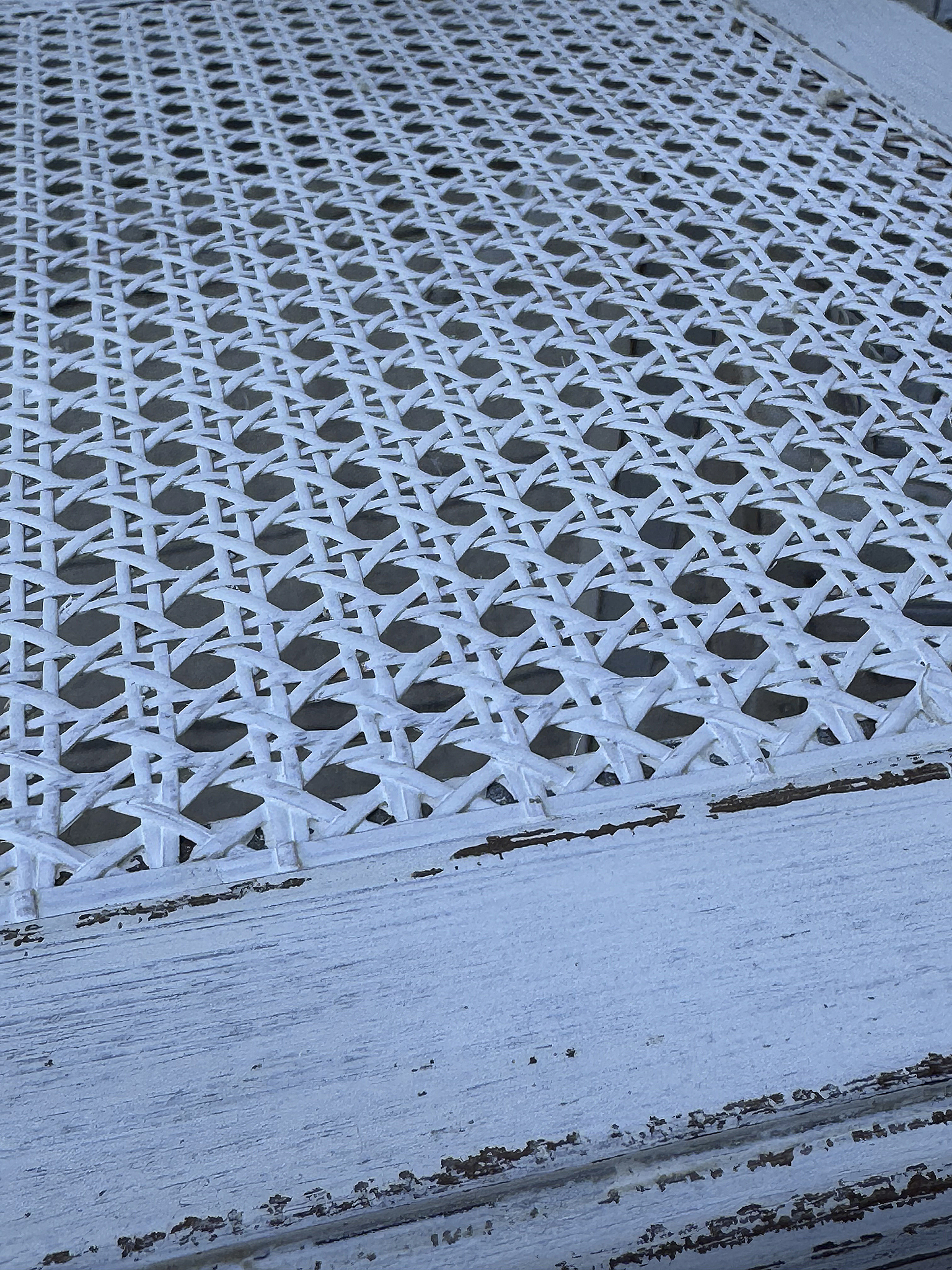 Shabby-Stuhl mit Wienergeflecht