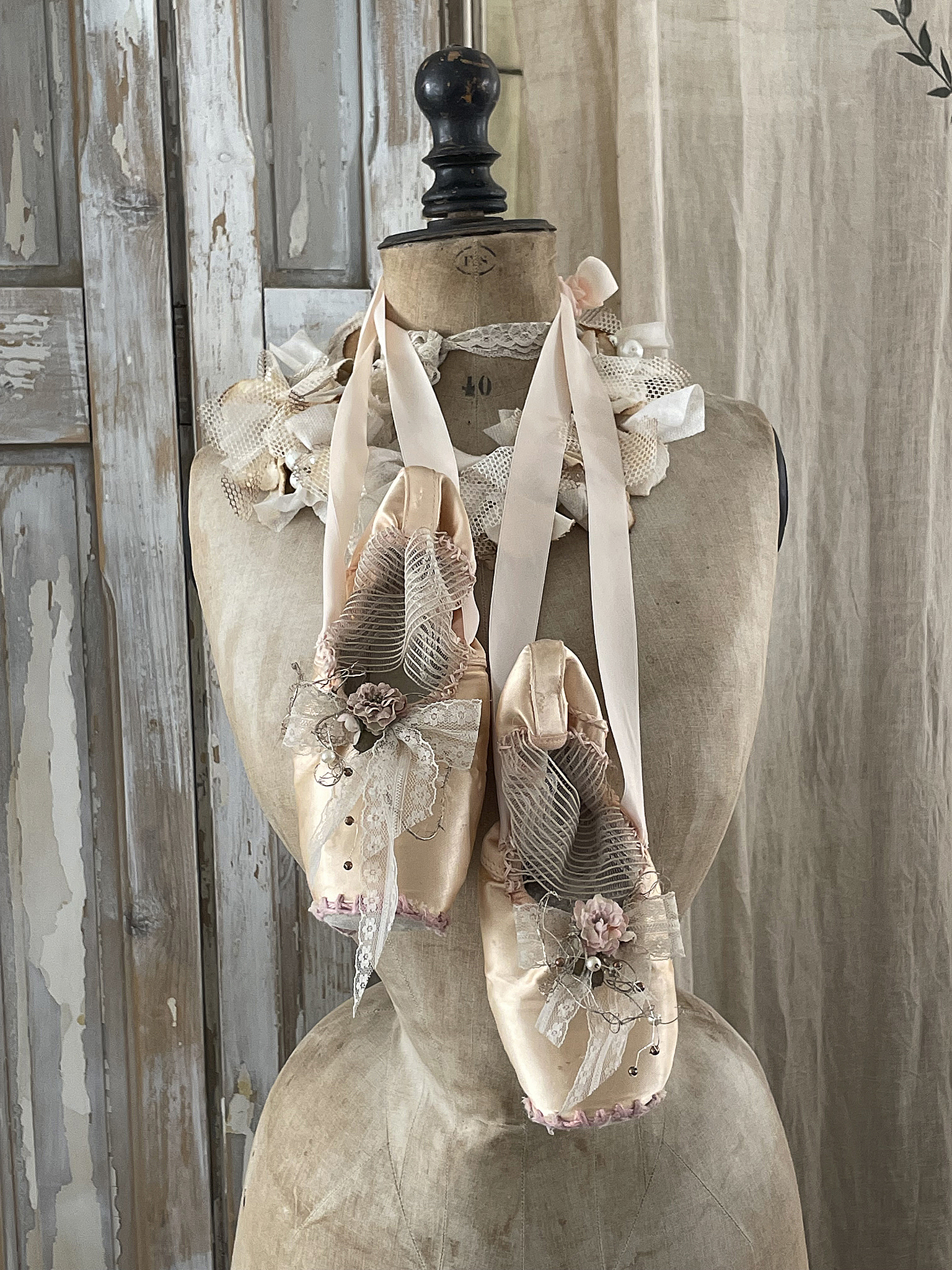 Alte Ballettschuhe Brocante mit Röschen und Spitze*** Alte Ballettschuhe Brocante mit Röschen und Spitze***