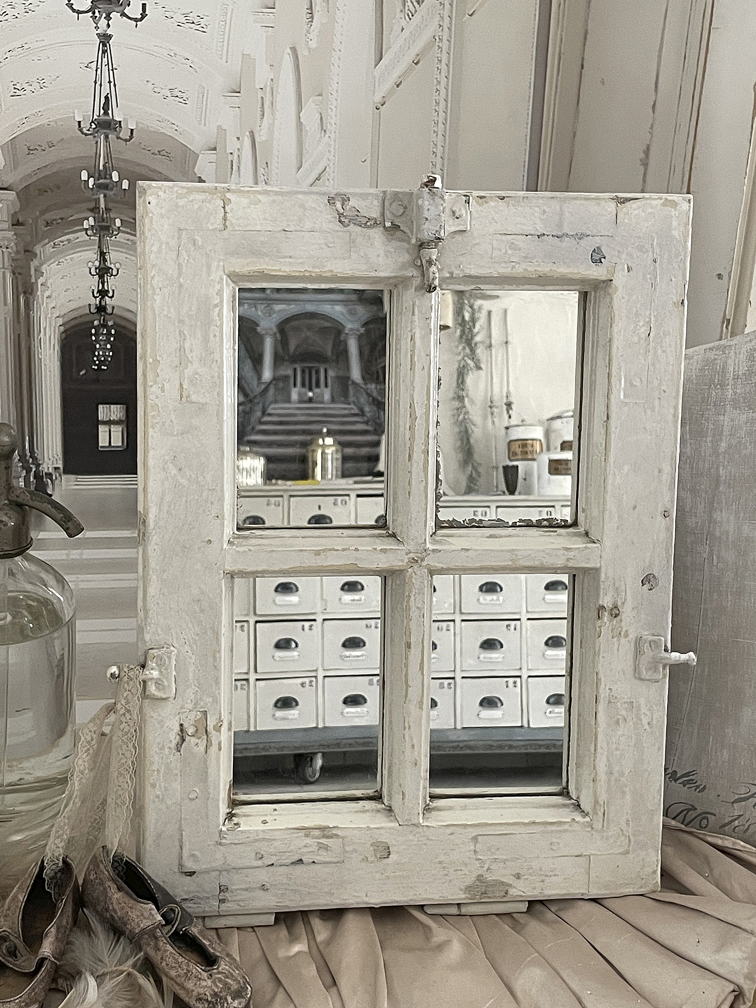 Antikes, kleines Sprossen/Spiegelfenster***