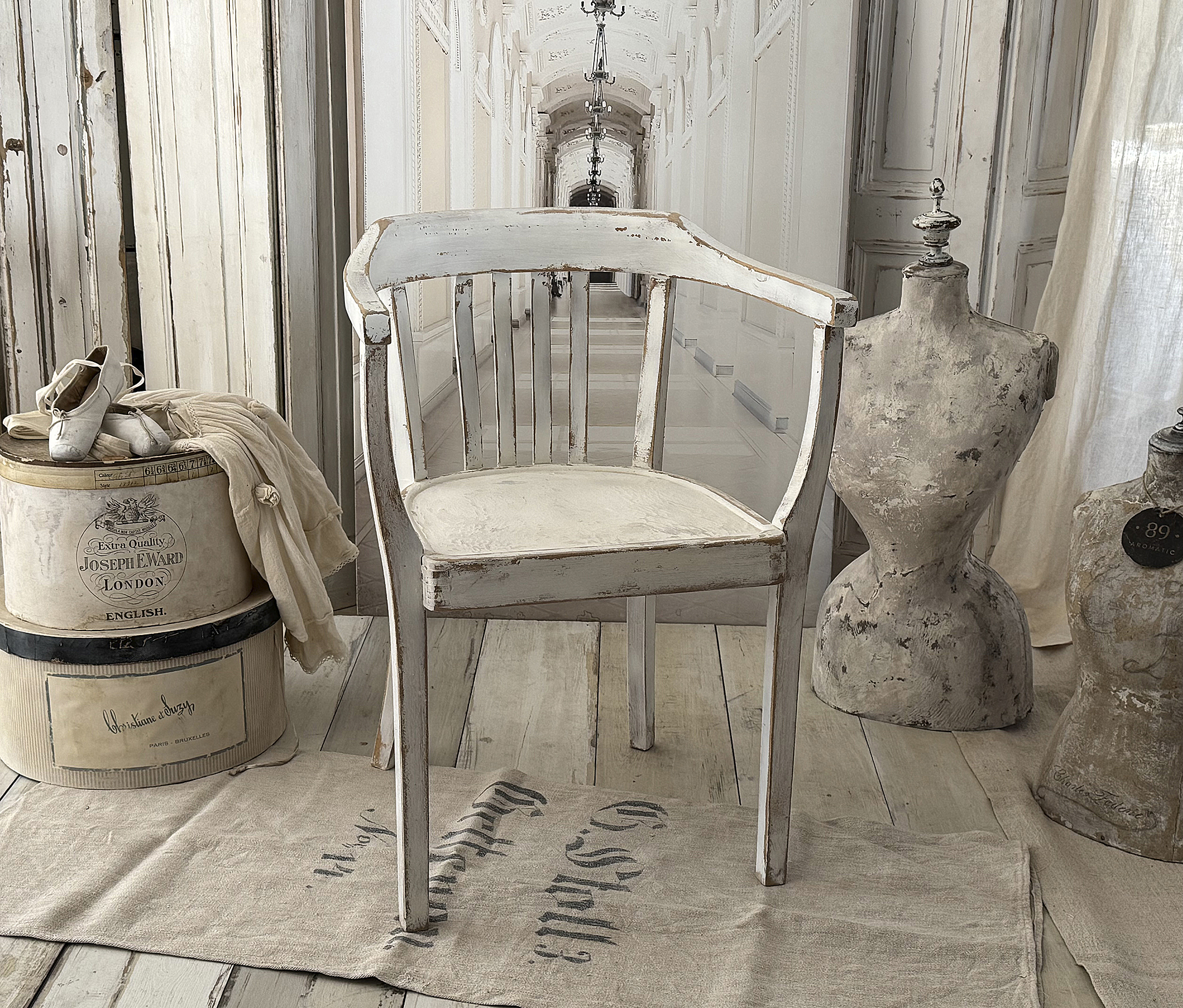 Original Bauhaus Armlehnstuhl – Shabby Chic im alten Originallack***