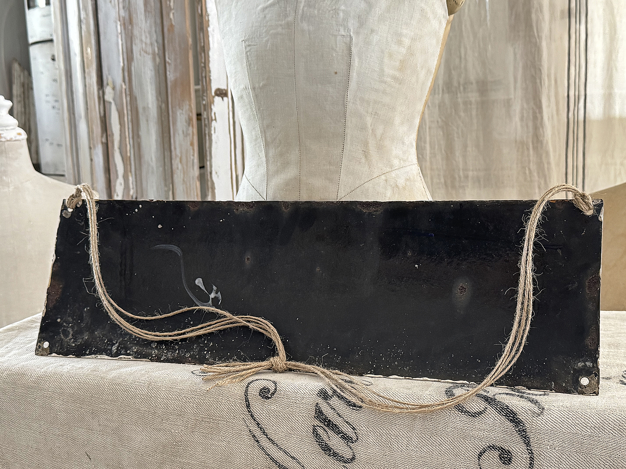 Altes großes Straßenschild aus Emaille***