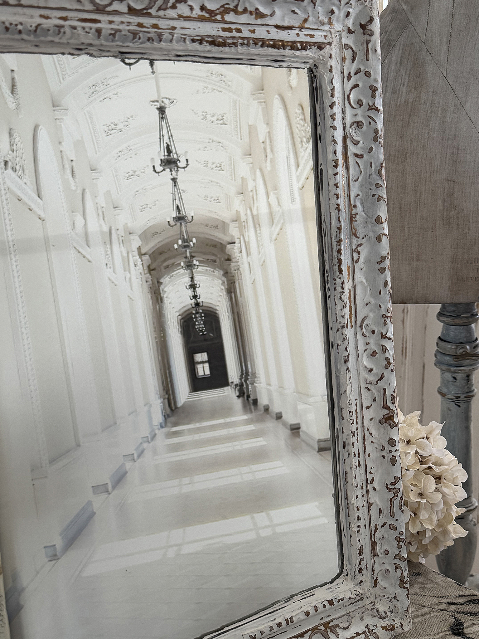 Ein Spiegel mit Geschichte & Charakter***