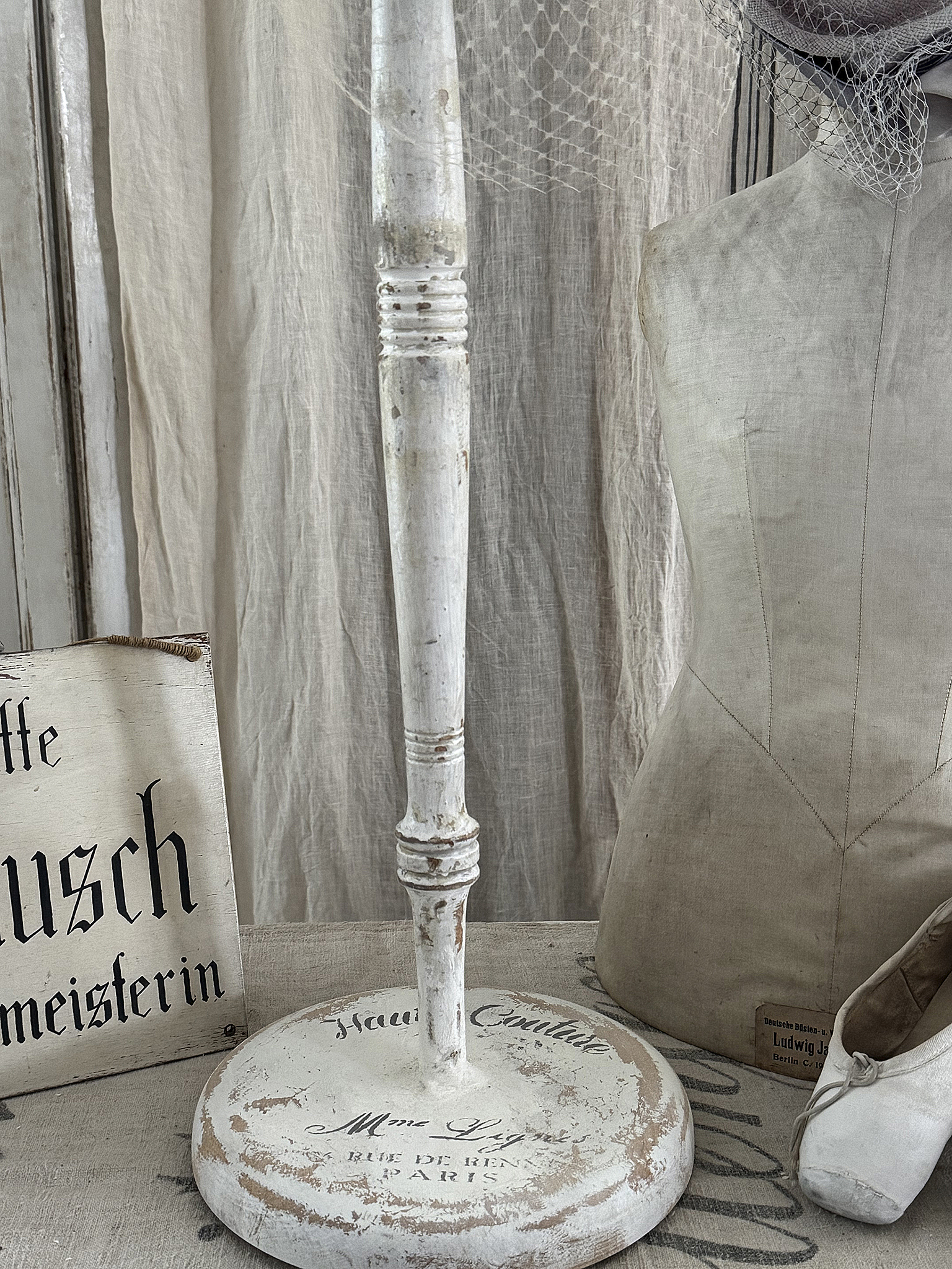 Alter Hutständer aus Holz***