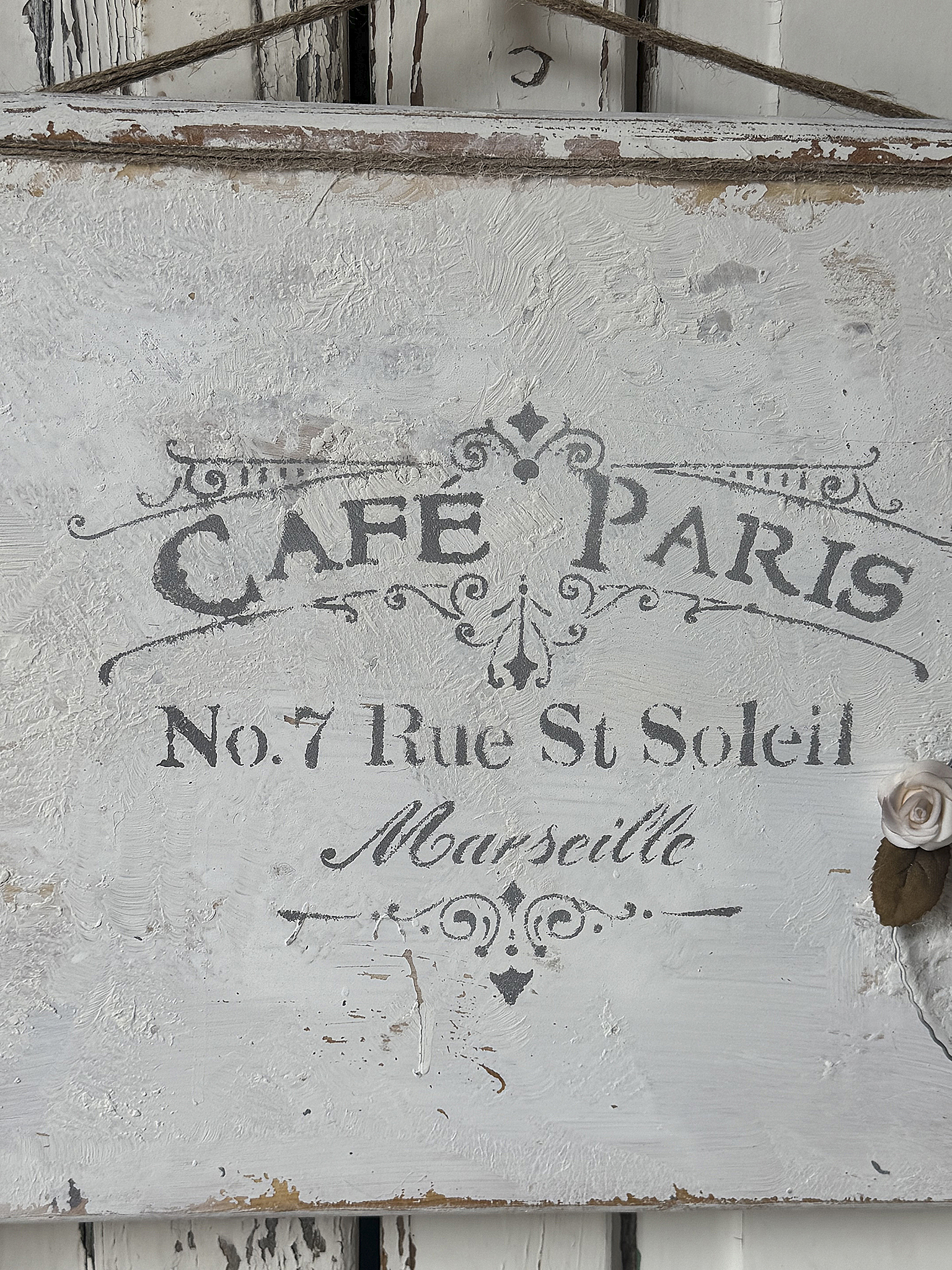 Bild „Cafe Paris“ mit charmanten Begleitern – französischer Vintage-Zauber***