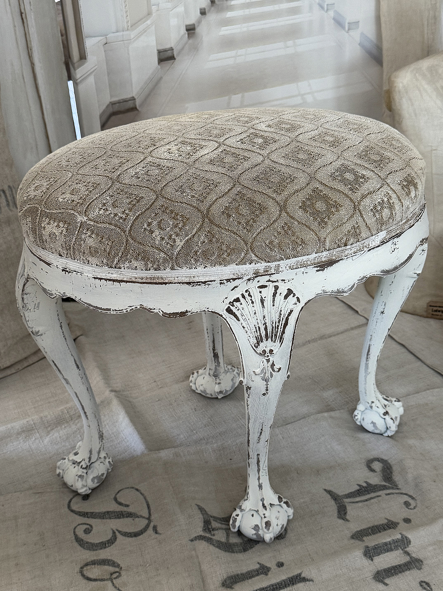 Antiker Hocker aus Frankreich***