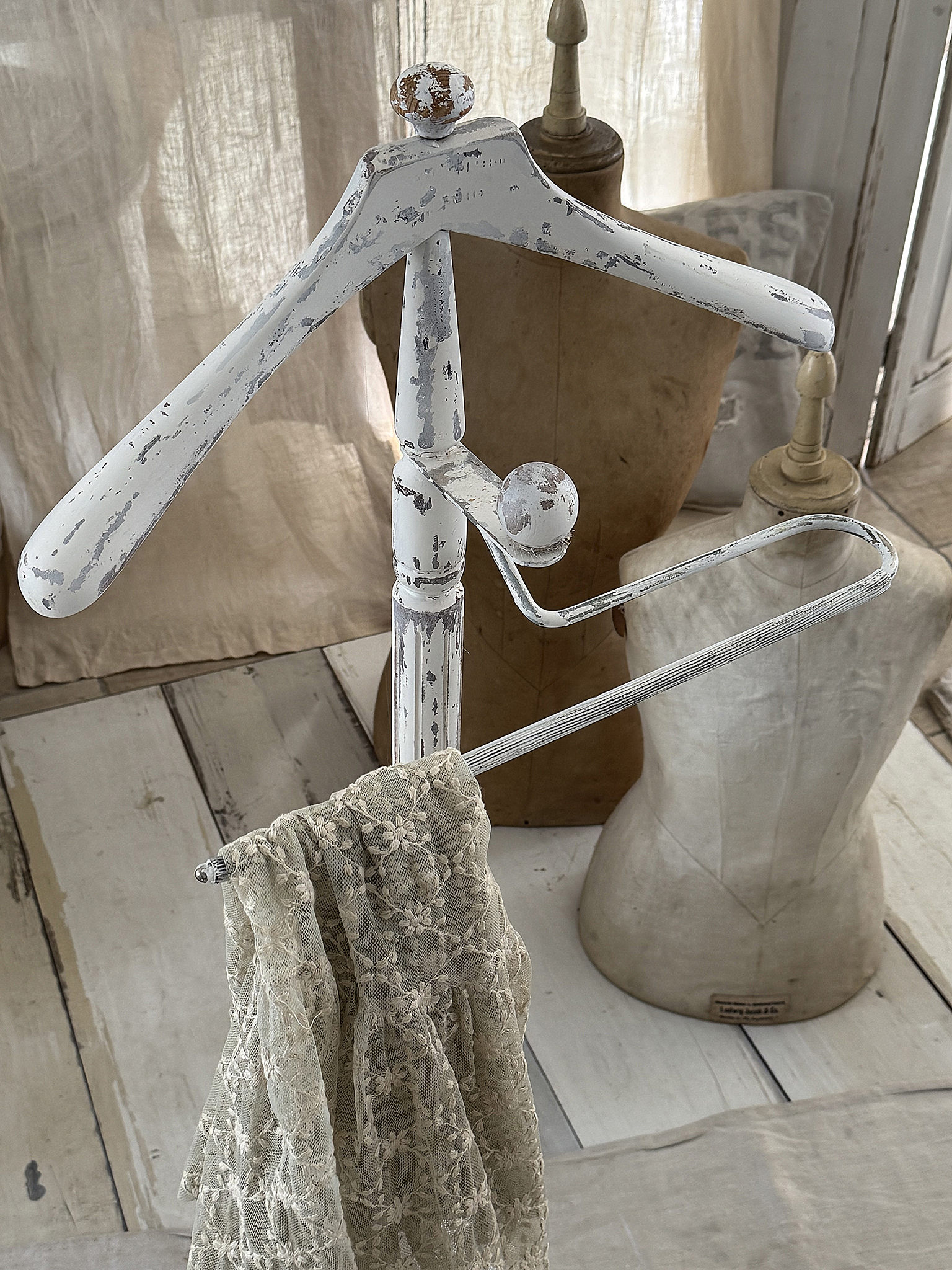 Stummer Diener im Shabbykleid***